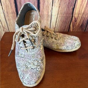 Toms Multicolor Floral Lace-Up Shoes
